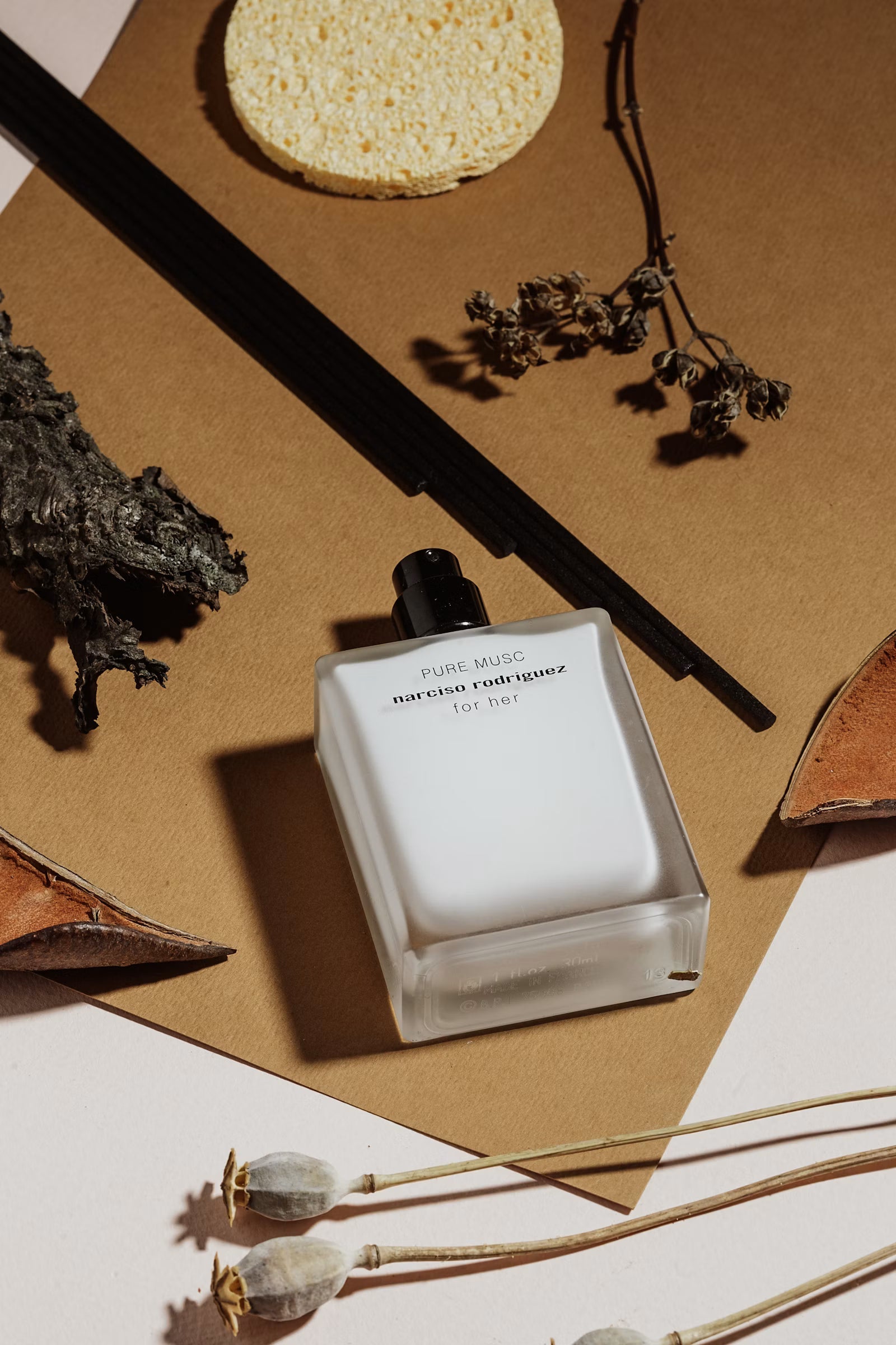 مشهد عطري هادئ